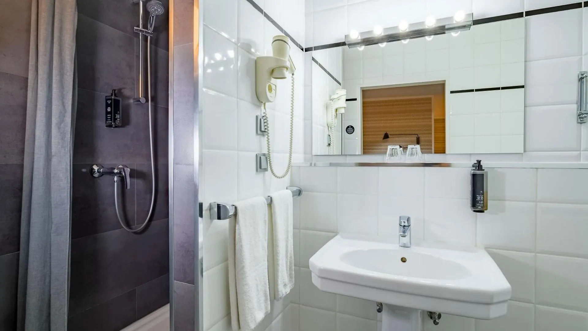 Rugs Hotel Koeln Colonia